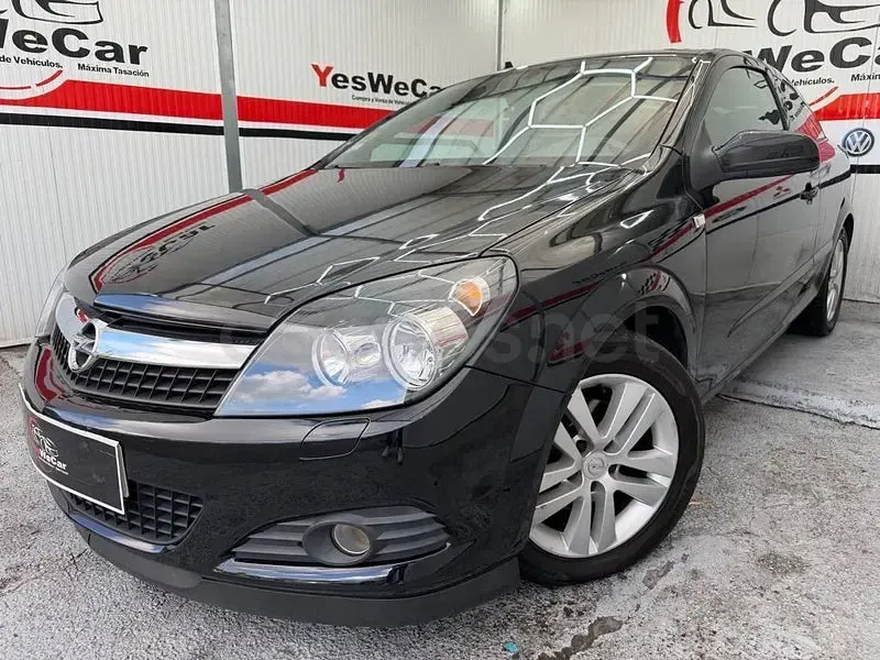 Usado Opel Astra GTC Enjoy 100 CV (73 kW) 2008 Negro Berlina