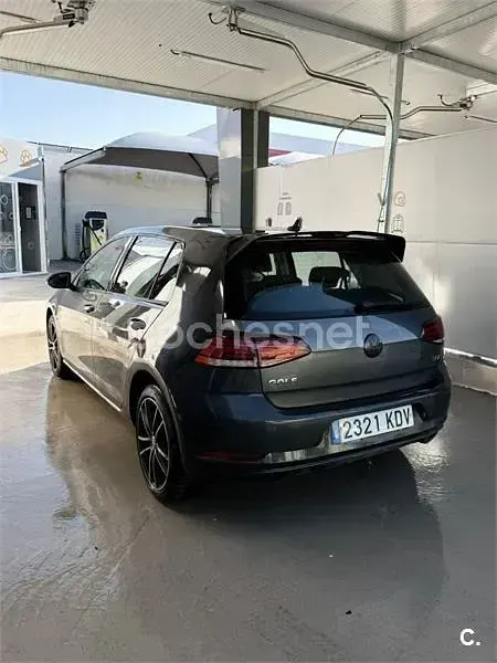 Usado VW Golf VII Business 115 CV (84 kW) 2017 Gris / plata Familiar