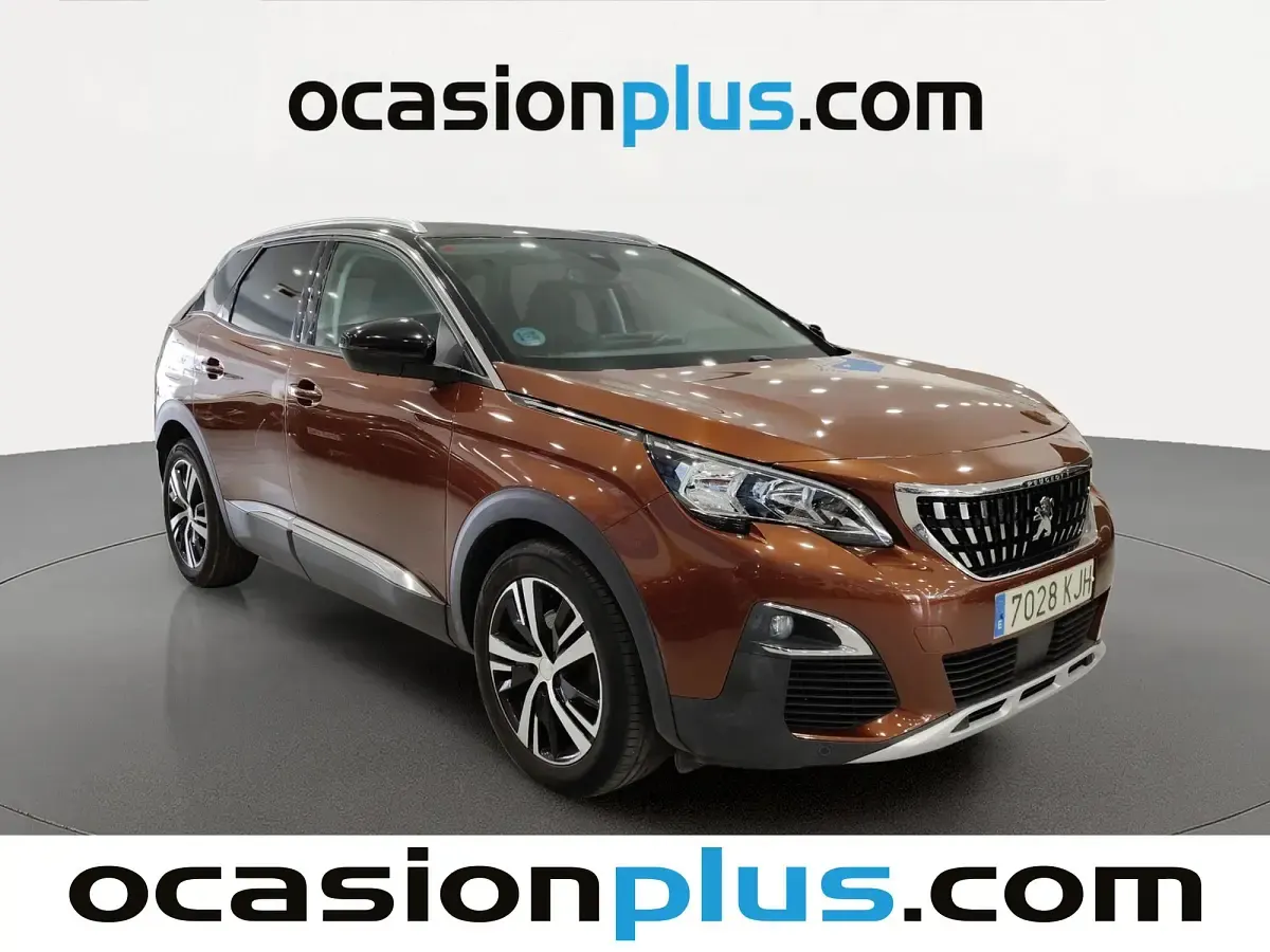 Usado Peugeot 3008 Allure 131 CV (96 kW) 2018 Marrón SUV