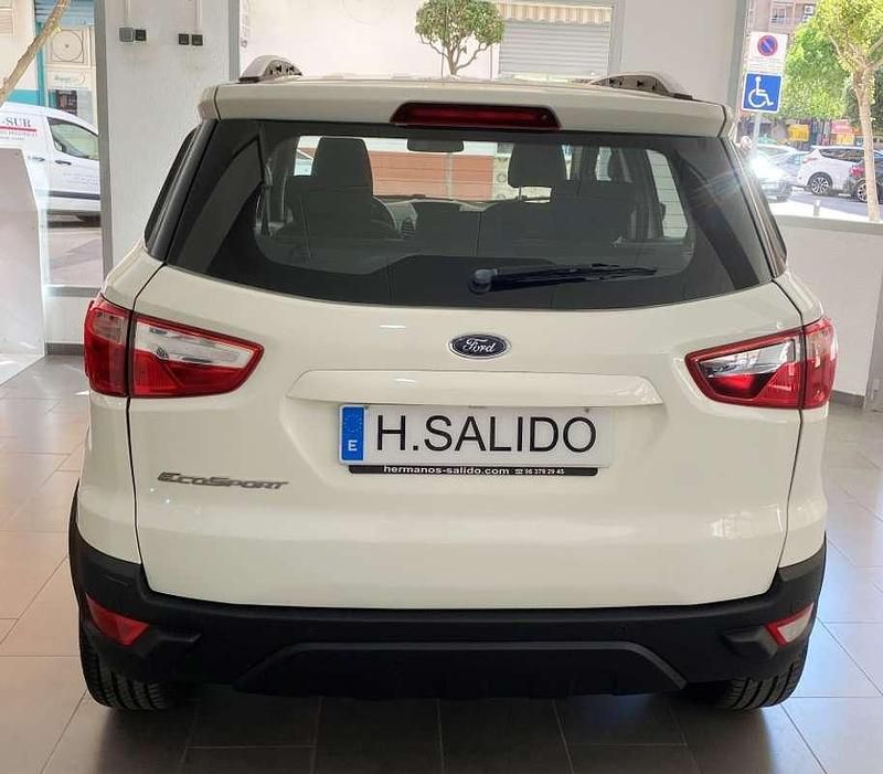 Usado Ford Ecosport Trend 125 CV (91 kW) 2017 Blanco SUV