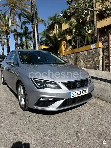 Usado Seat Leon FR 150 CV (110 kW) 2018 Gris / plata Berlina