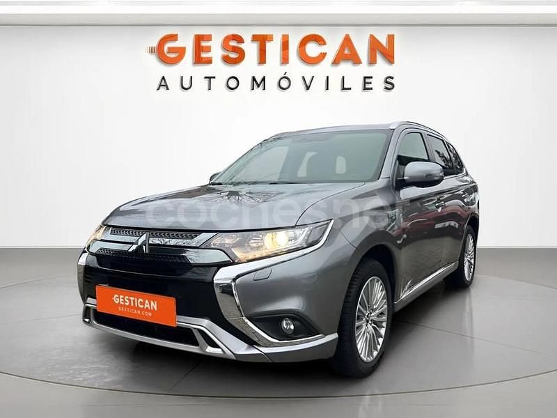 Gris / plata Usado 2019 Mitsubishi Outlander P-HEV SUV | 19.990 € (Precio justo) - Imagen 1/4
