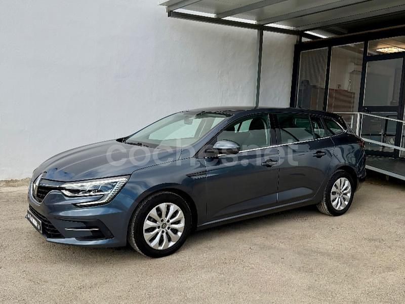 Usado Renault Mégane GrandTour Business 115 CV (84 kW) 2021 Gris / plata Familiar