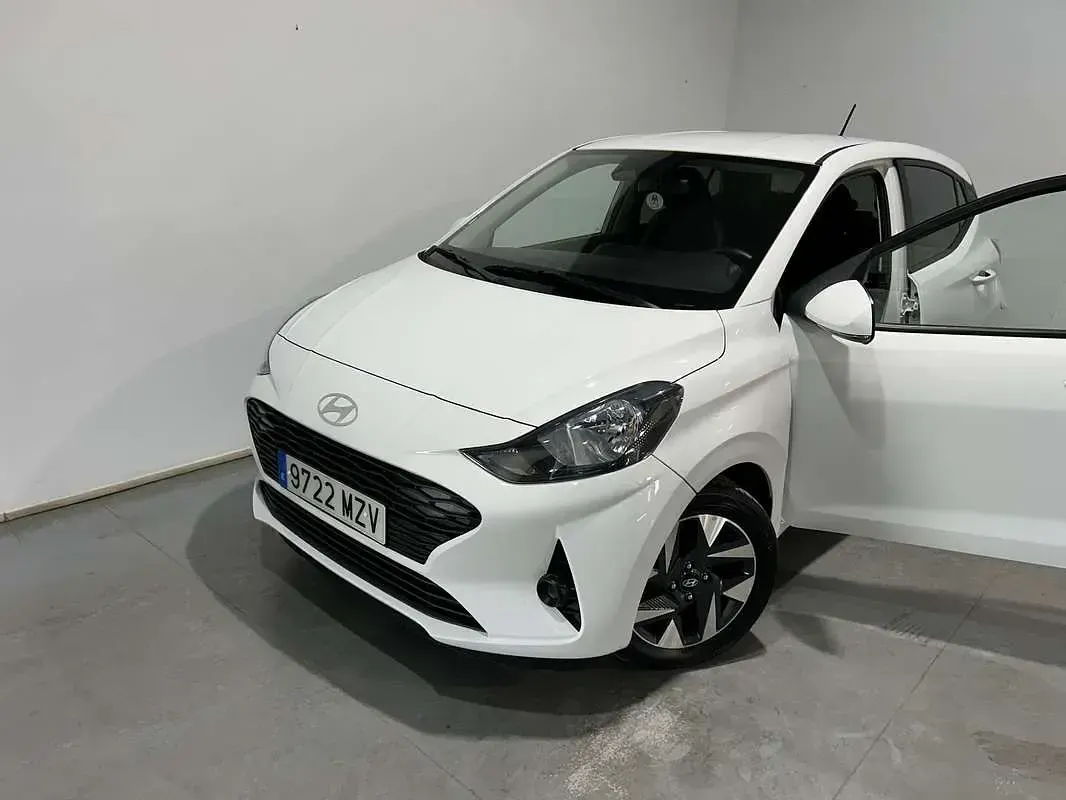 Usado Hyundai i10 64 CV (47 kW) 2025 Blanco Utilitario