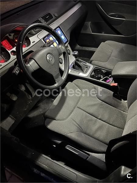 Usado VW Passat Highline 140 CV (102 kW) 2007 Azul Berlina
