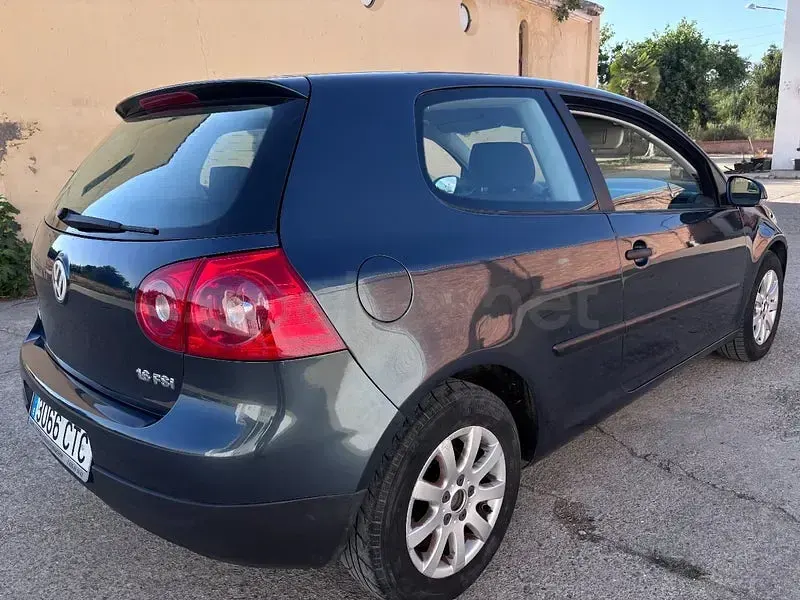 Usado VW Golf IV 110 CV (80 kW) 2004 Gris / plata Berlina
