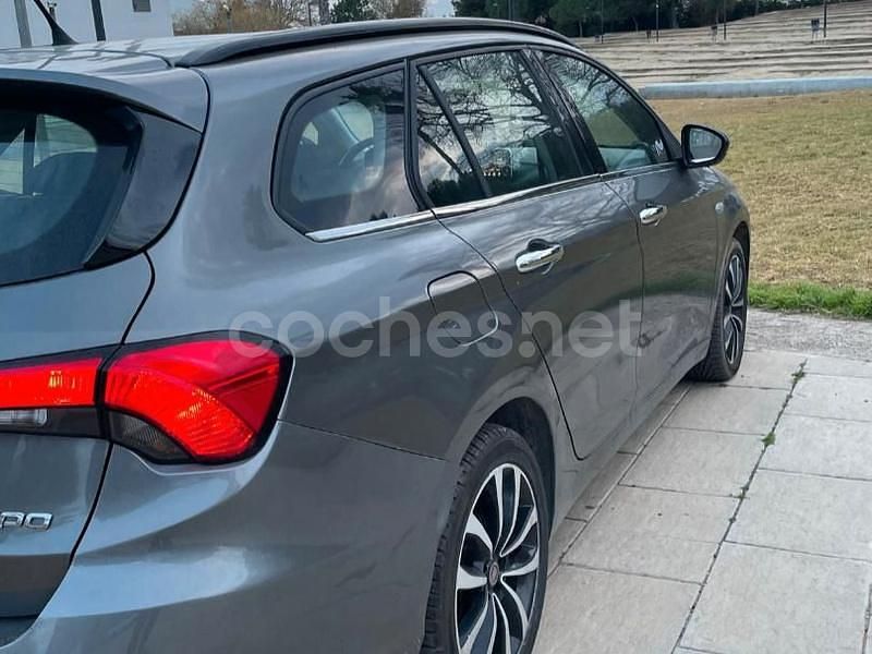 Usado Fiat Tipo Business 120 CV (88 kW) 2017 Gris / plata Berlina