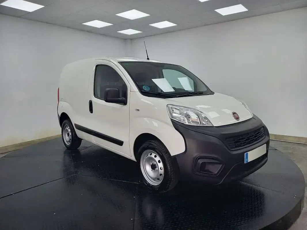 Usado Fiat Fiorino 77 CV (56 kW) 2019 Blanco Monovolumen