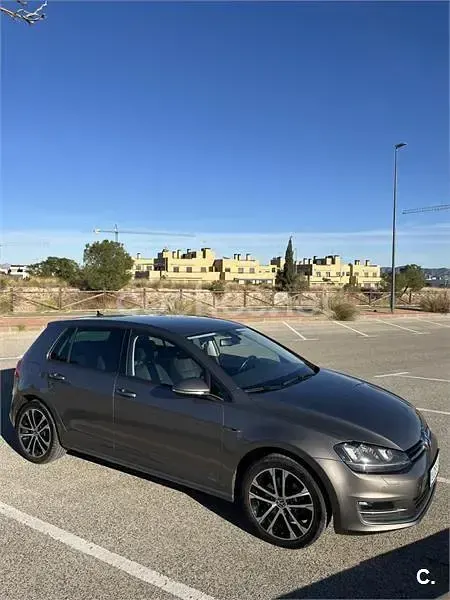 Usado VW Golf VII Sportline 150 CV (110 kW) 2016 Gris / plata Berlina