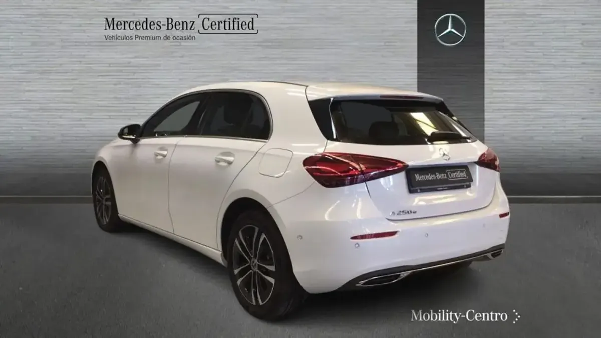 Usado Mercedes A250 Progressive 217 CV (159 kW) 2024 Digital white  metallic paint Utilitario