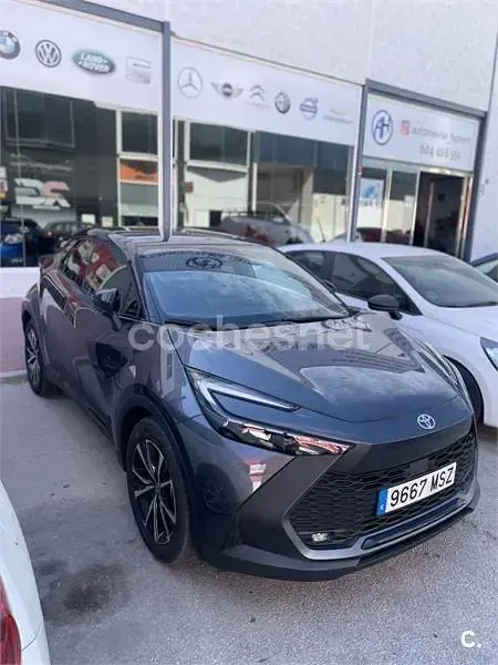 Usado Toyota C-HR Advance 184 CV (135 kW) 2023 Gris / plata SUV