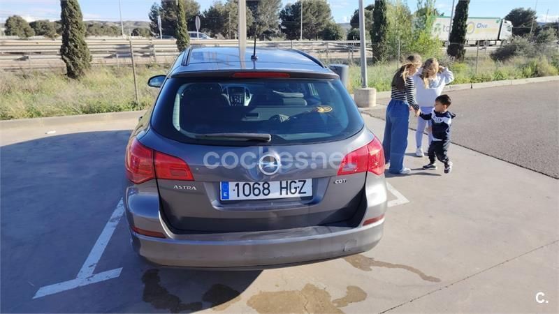 Gris / plata Usado 2011 Opel Astra Sportive Familiar | 4900 € (Precio justo) - Imagen 1/4