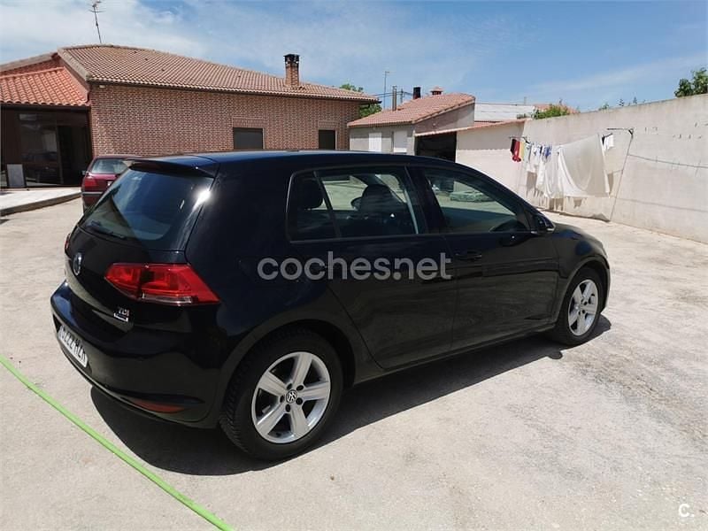 Usado VW Golf VII Advance 105 CV (77 kW) 2014 Negro Berlina