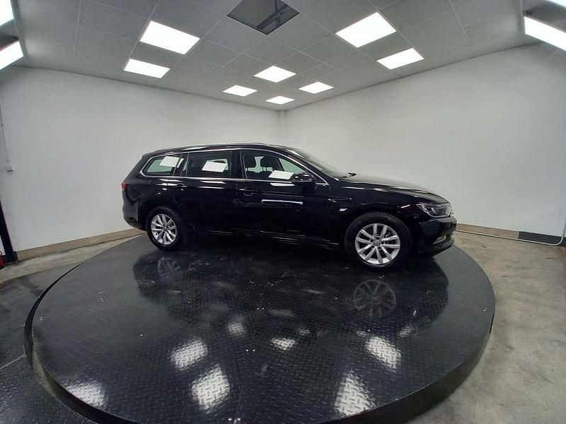 Usado VW Passat Comfortline 121 CV (88 kW) 2019 Negro Familiar