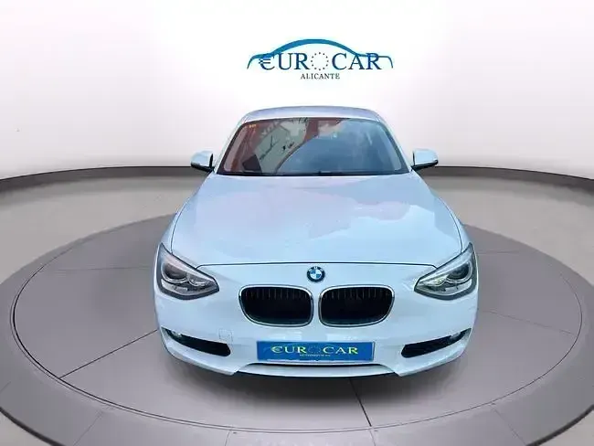 Używany BMW 118 Sport Line 170 KM (125 kW) 2011 Biały Hatchback