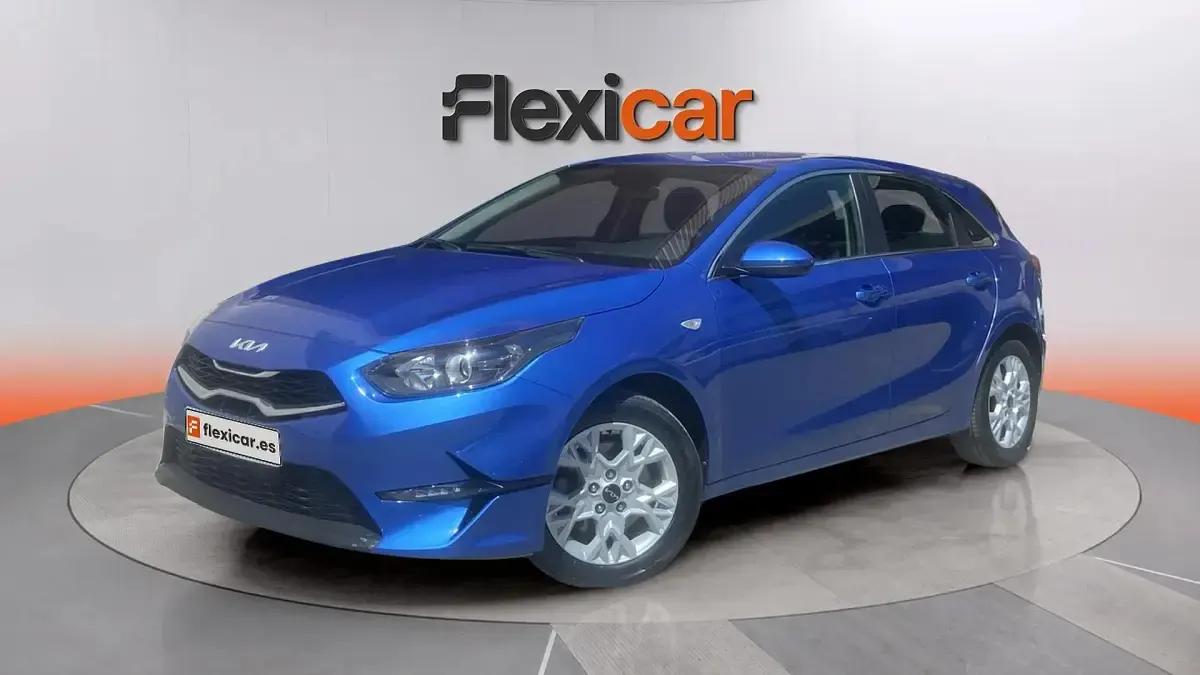 Usado Kia Ceed 136 CV (100 kW) 2023 Azul Utilitario