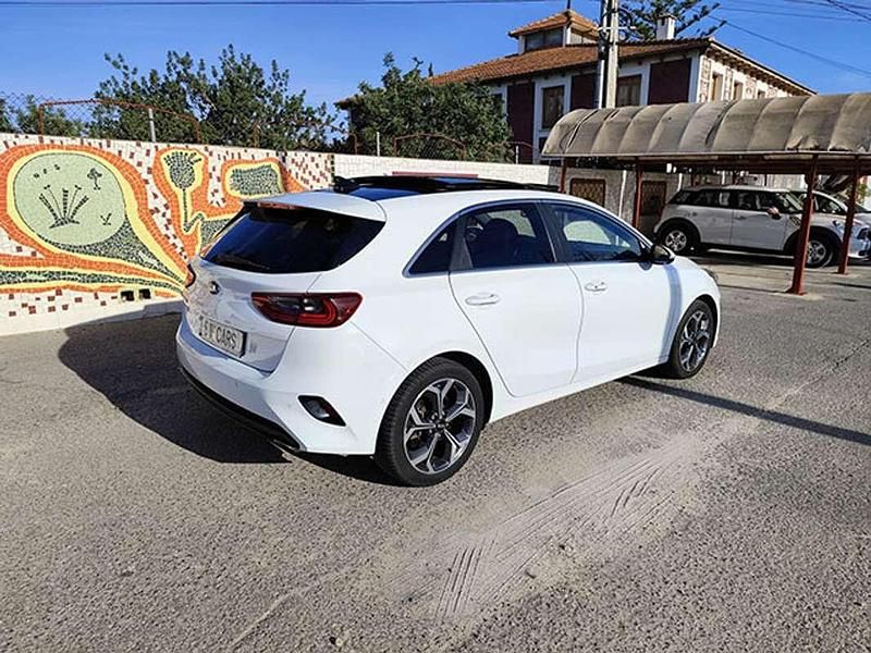 Usado Kia Ceed 136 CV (100 kW) 2018 Blanco Utilitario