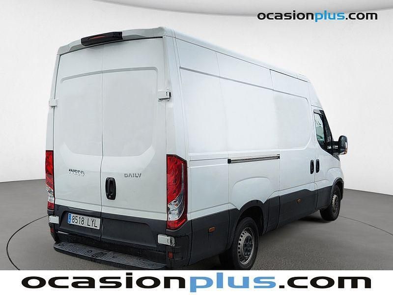 Usado Iveco Daily 156 CV (114 kW) 2022 Blanco Familiar