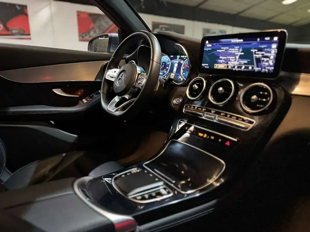 Usado Mercedes GLC300e 317 CV (233 kW) 2021 Gris Coupe