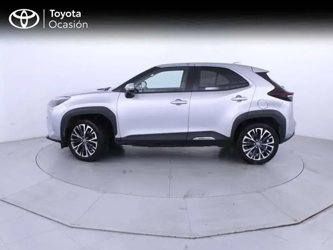 Usado Toyota Yaris Cross Plus 116 CV (85 kW) 2022 Gris SUV
