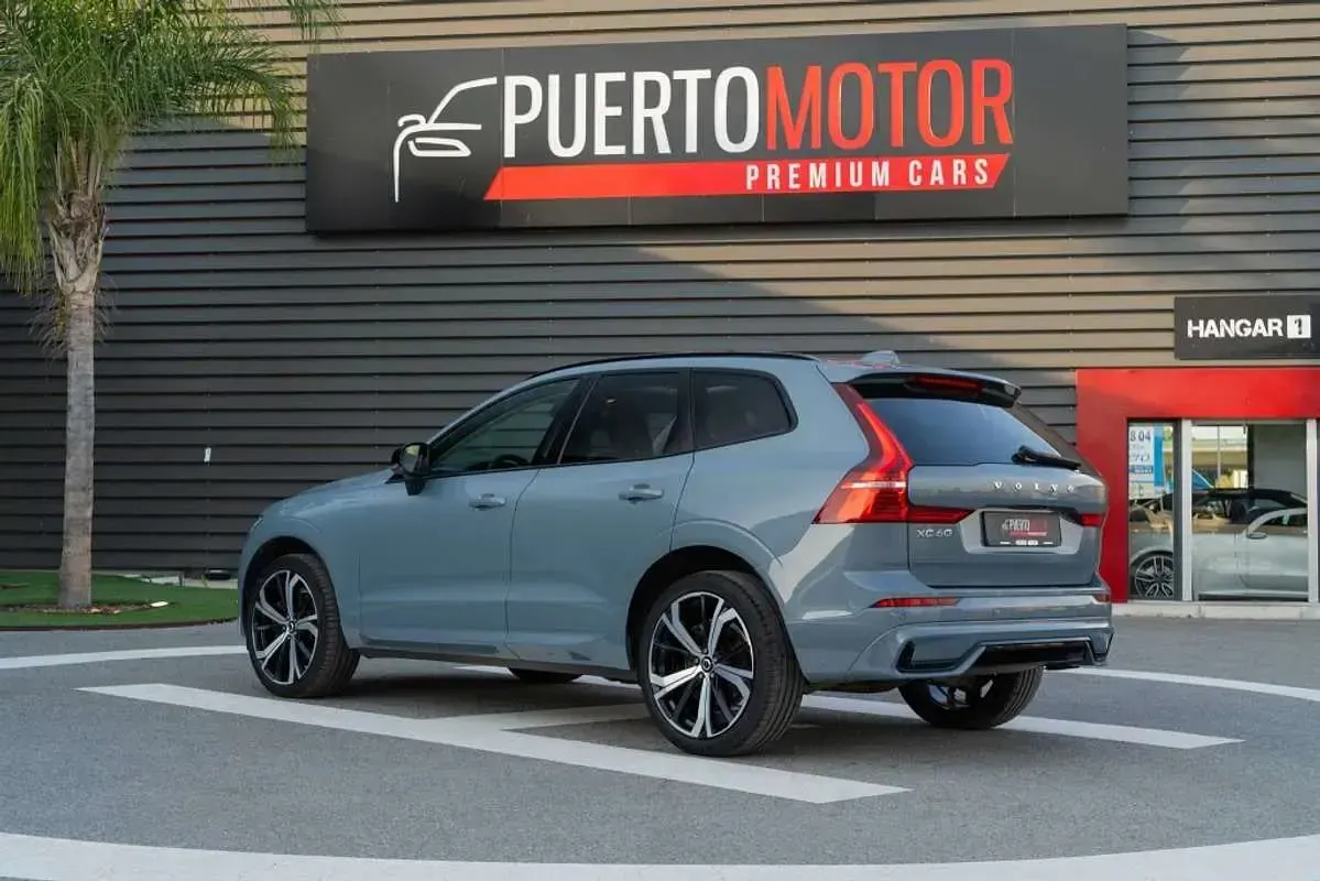 Usado Volvo XC60 R-Design 197 CV (144 kW) 2022 Gris SUV