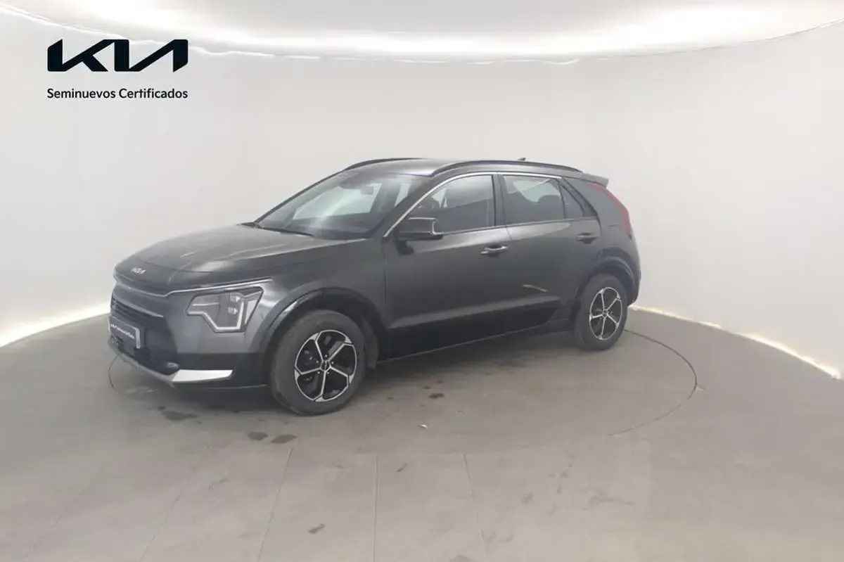 Usado Kia Niro 139 CV (102 kW) 2025 Gris SUV