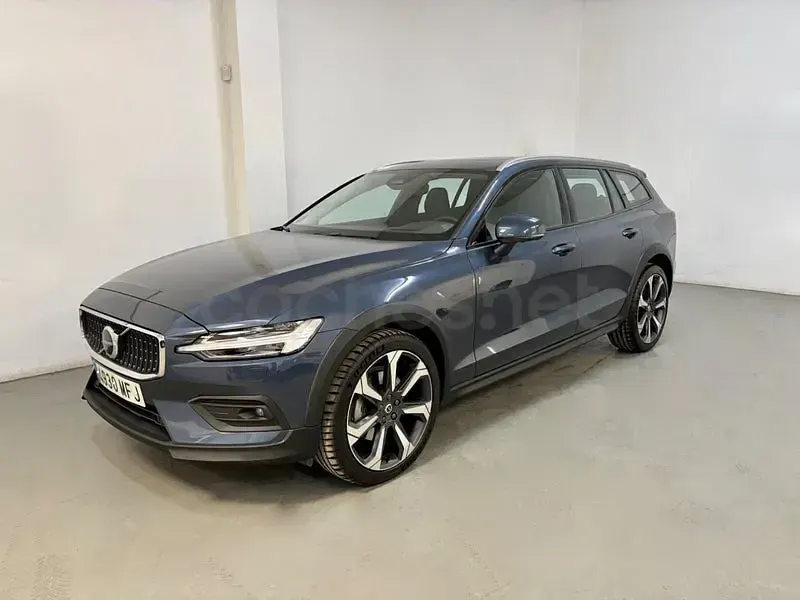Usado Volvo V60 CC Ultimate 197 CV (144 kW) 2023 Azul Familiar
