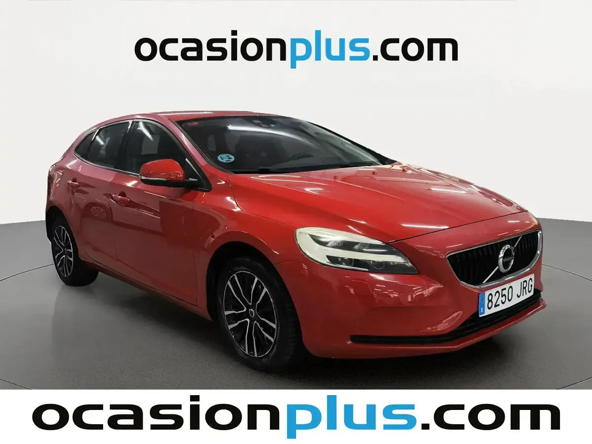 Usado Volvo V40 Momentum 150 CV (110 kW) 2016 Rojo