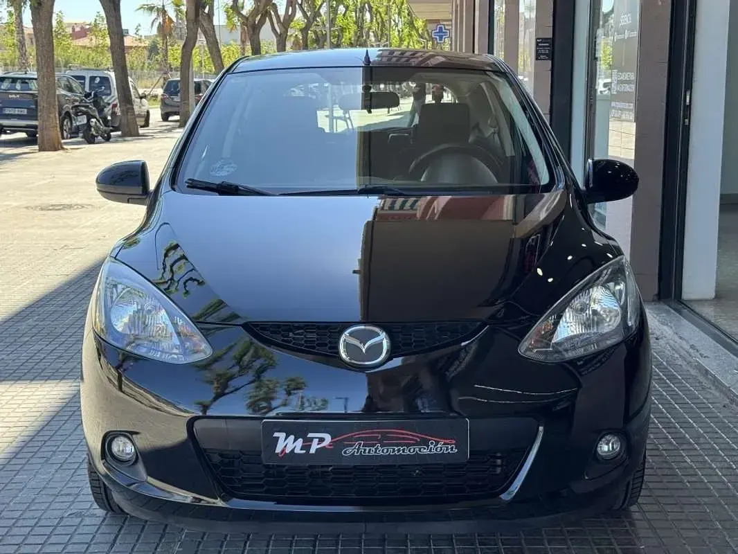 Usado Mazda 2 Active Plus 86 CV (63 kW) 2009 Negro Utilitario
