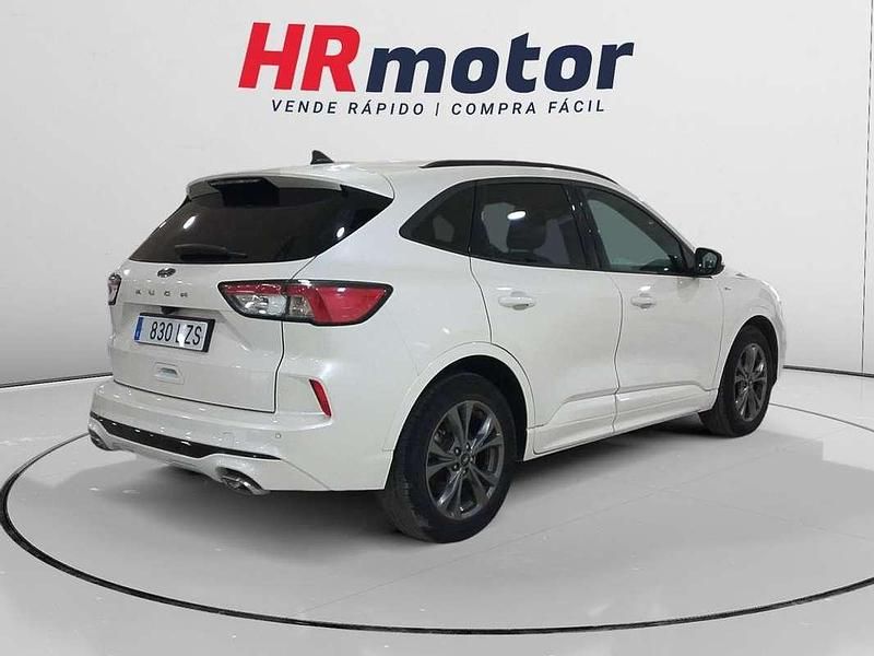 Usado Ford Kuga ST-Line 151 CV (111 kW) 2022 Blanco SUV