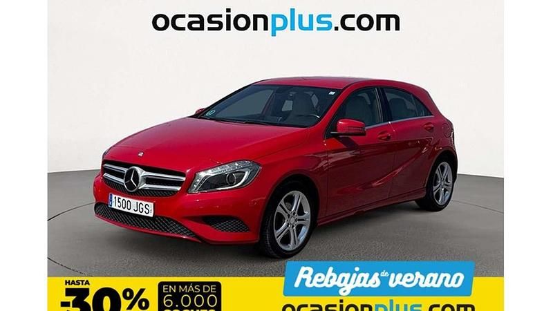 Rojo Usado 2015 Mercedes A180 Urban Utilitario | 15.990 € (Precio justo) - Imagen 1/4