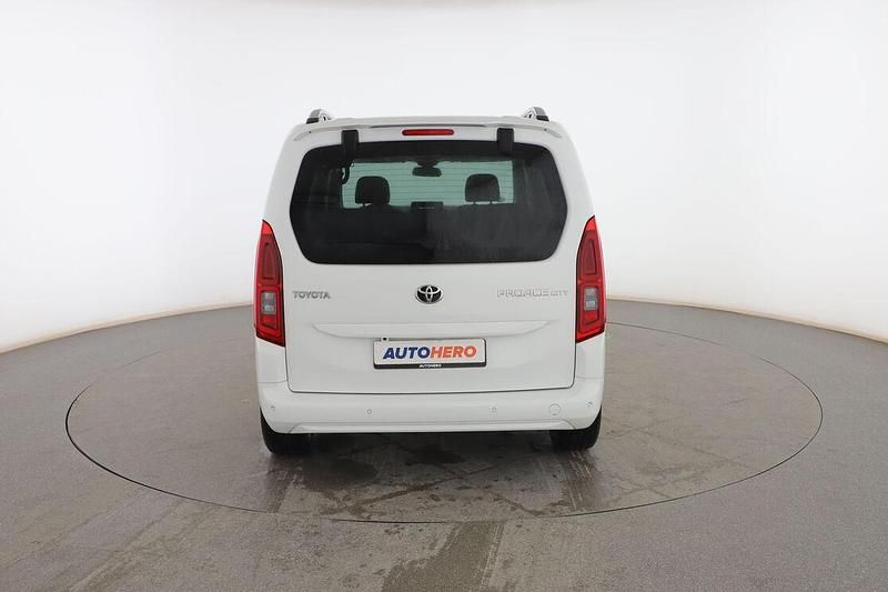 Usado Toyota Proace Verso Active 110 CV (80 kW) 2022 Blanco Familiar