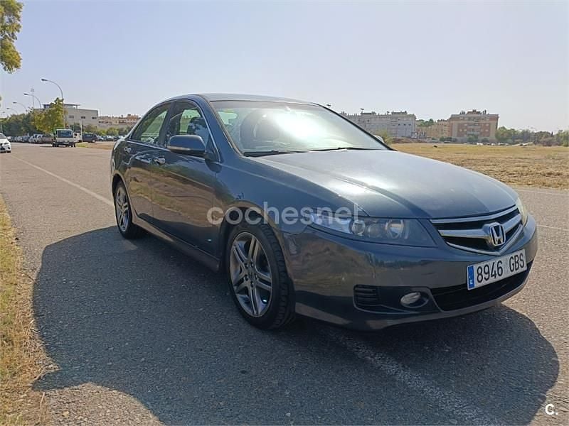 Gris / plata Usado 2008 Honda Accord Comfort Berlina | 7900 € (Buen precio) - Imagen 1/4