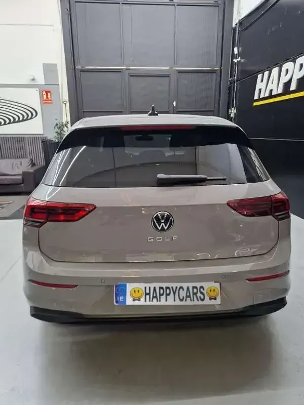 Usado VW Golf VIII Advance 150 CV (110 kW) 2020 Gris Utilitario