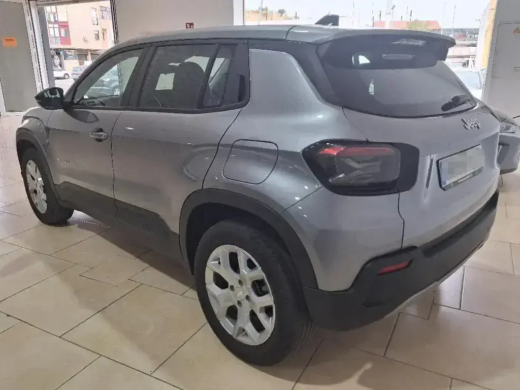 Usado Jeep Avenger Altitude 100 CV (73 kW) 2024 Gris SUV