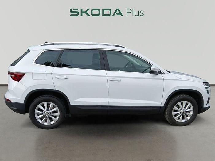 Usado Skoda Karoq Selection 150 CV (110 kW) 2024 Blanco SUV