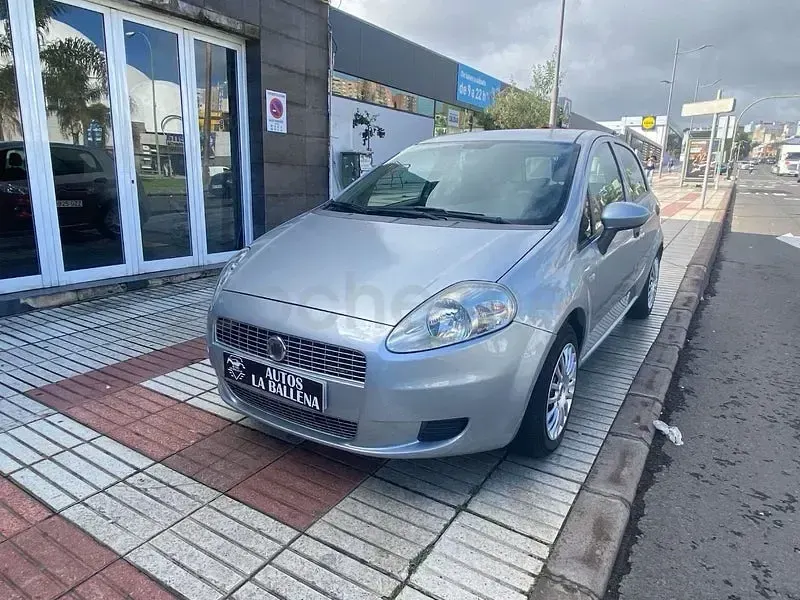 Usado Fiat Punto Active 75 CV (55 kW) 2009 Gris / plata Utilitario