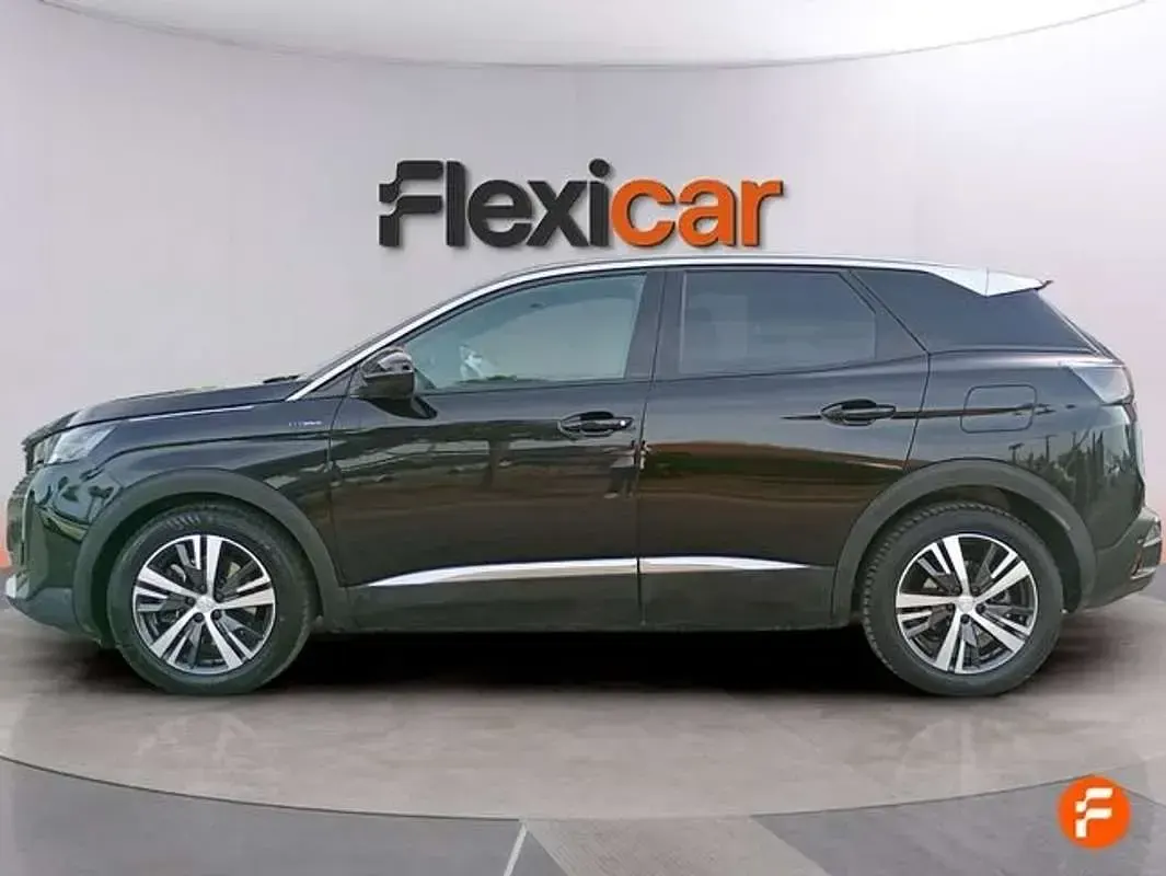 Usado Peugeot 3008 Allure 136 CV (100 kW) 2023 Blanco SUV