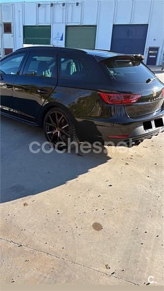 Usado Seat Leon ST 4Drive 300 CV (220 kW) 2020 Negro Familiar