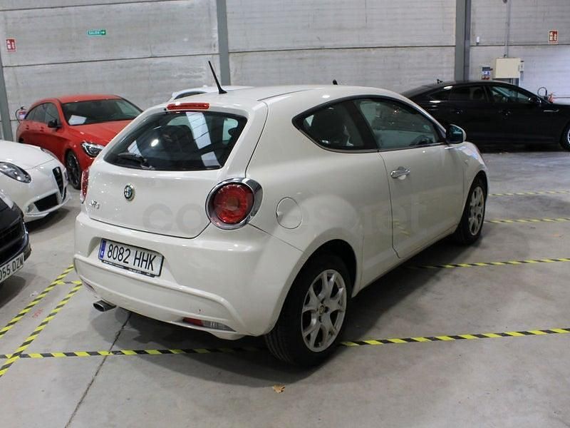 Usado Alfa Romeo MiTo Distinctive 78 CV (57 kW) 2011 Blanco Utilitario