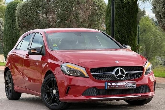 Usado Mercedes A180 122 CV (89 kW) 2017 Rojo Berlina