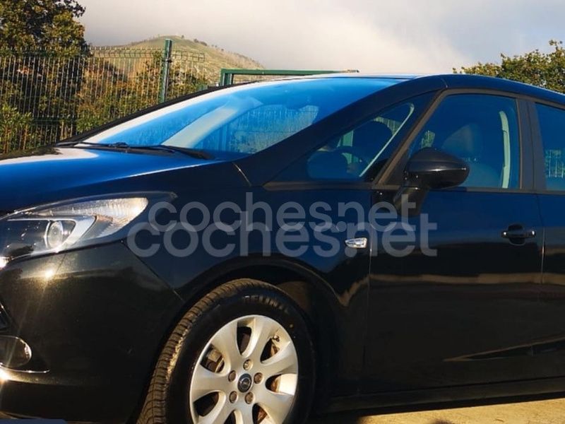 Usado Opel Zafira Tourer Expression 120 CV (88 kW) 2015 Negro Monovolumen