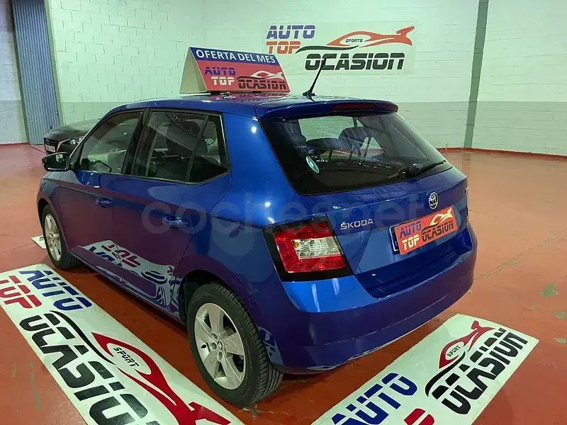 Usado Skoda Fabia Ambition 95 CV (69 kW) 2018 Azul Berlina
