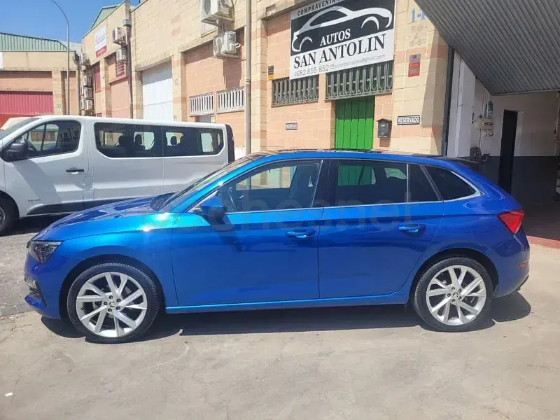 Usado Skoda Scala Sport 115 CV (84 kW) 2020 Azul Utilitario
