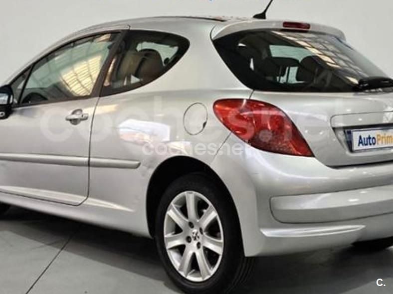 Gris / plata Usado 2007 Peugeot 207 Sport Berlina | 4400 € (Un poco caro) - Imagen 1/1