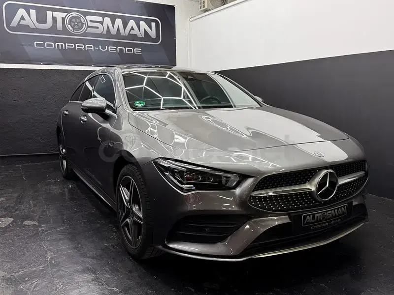 Usado Mercedes CLA250e Shooting Brake 218 CV (160 kW) 2020 Gris / plata Familiar