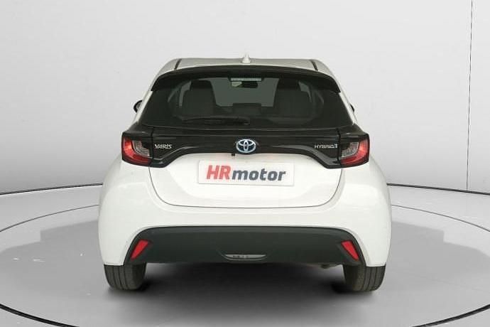 Usado Toyota Yaris Hybrid Business Edition 116 CV (85 kW) 2022