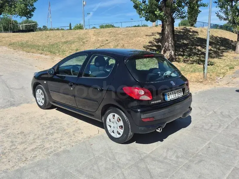 Usado Peugeot 206 60 CV (44 kW) 2009 Negro Berlina