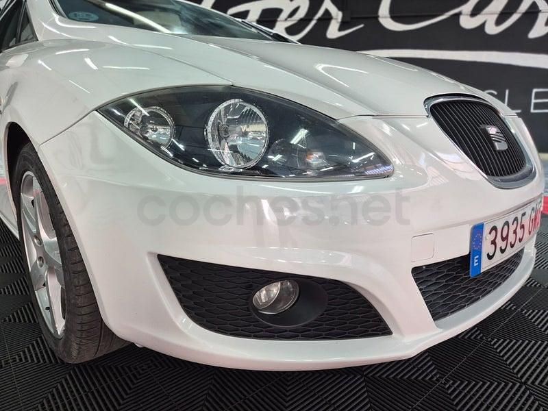 Usado Seat Leon Style 125 CV (91 kW) 2009 Blanco Utilitario