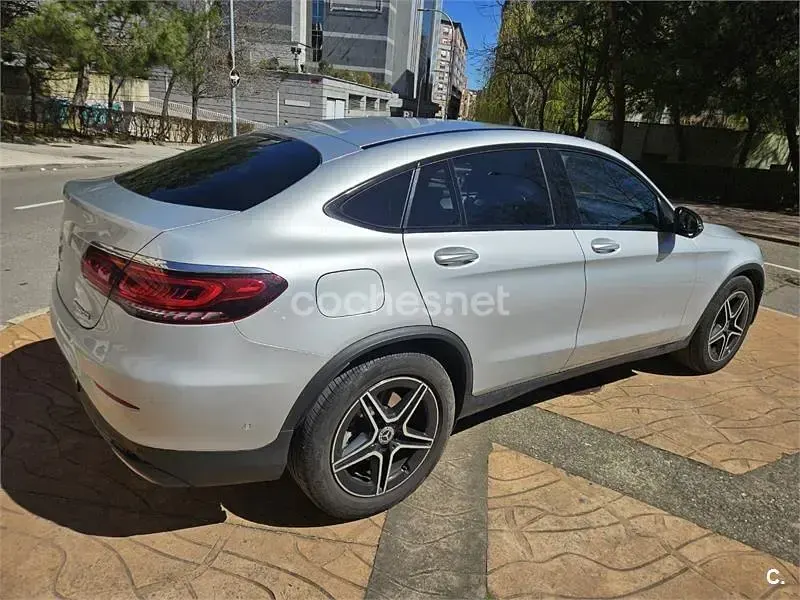 Usado Mercedes GLC300 245 CV (180 kW) 2020 Gris / plata SUV